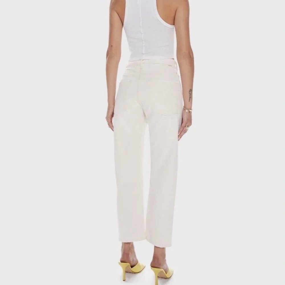 MOTHER Superior Ditcher Cropped Jeans in Act Natural - Picture 6 of 15